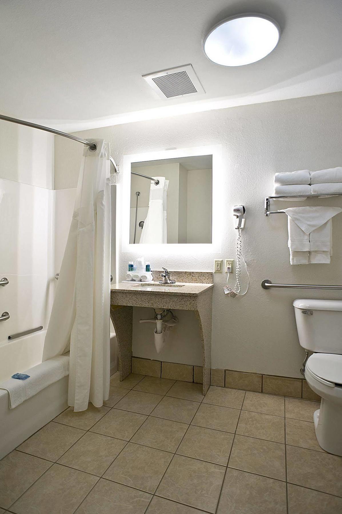 Holiday Inn Express & Suites Vermillion, An Ihg Hotel Luaran gambar